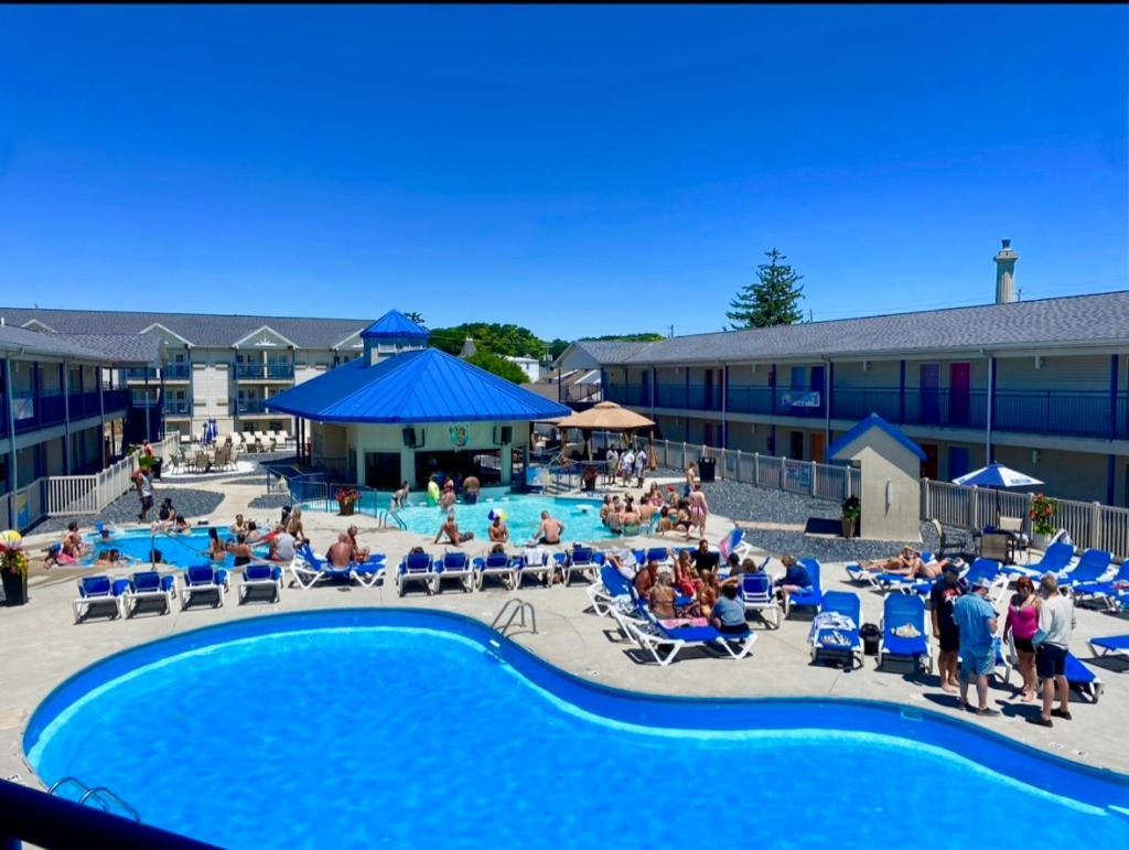 Islander Hotel